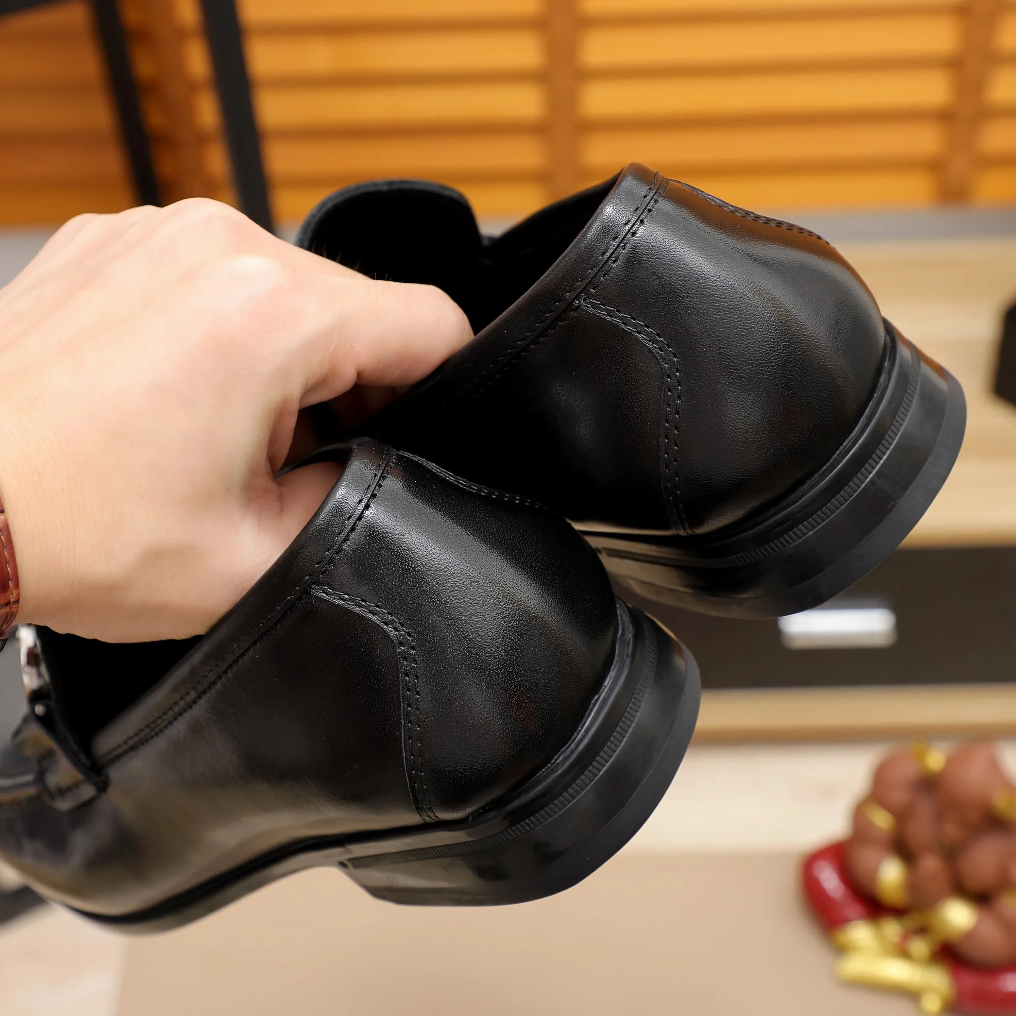 Men's shoes 💰540 🕷🕷🐂【Ferragamo】Ferragamo Popular fashionable casual shoes🇨🇳Official website counter 1:1 production, original mold opening💯Good quality visible, imported high-end first-layer waxed calfskin, water-dyed🐂leather lining🌿very clear texture, high-quality waterproof, non-slip and wear-resistant outsole🎋high quality and low price, truly handmade🍓Black optional! Code number 38-45……
